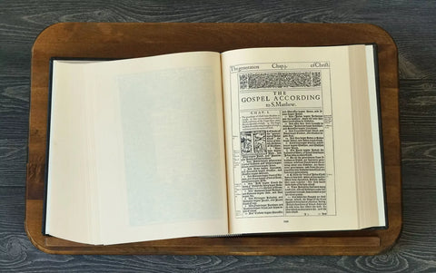 Facsimile 1611 King James Bible: Synthetic Leather Reference - Hardcover