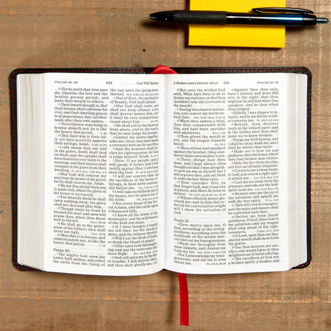 Holman Bible: Compact Black LeatherTouch